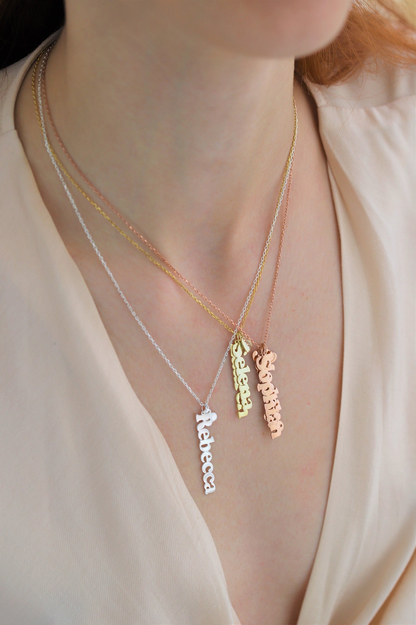 Custom Vertical Name Necklace, Mothers Day Necklace, Personalized Dangle Name Necklace, Family Name Necklace, Dainty Heart Charm Necklace